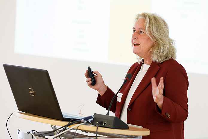 Professorin Dr. Dr. Ulrike Köhl (Universitätsklinikum und Fraunhofer-Institut für Zelltherapie und Immunologie, IZI, Leipzig)